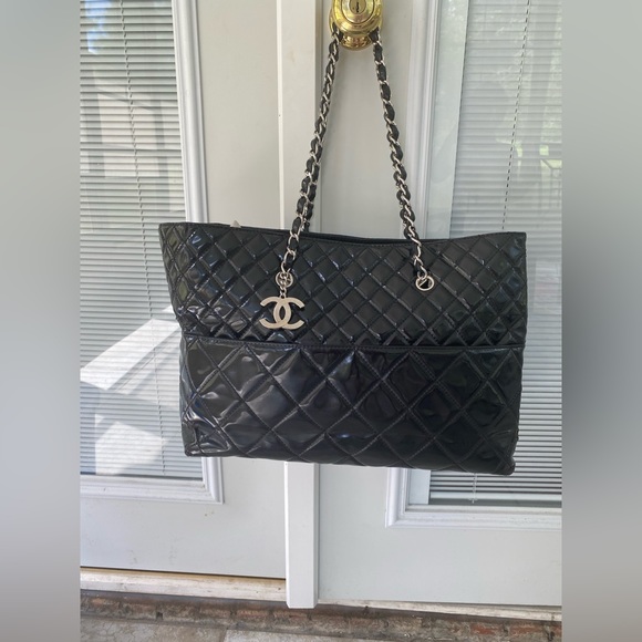 Chanel XL Black Quilted Patent Leather Tote w/ silver Hardware - Picture 4 of 16